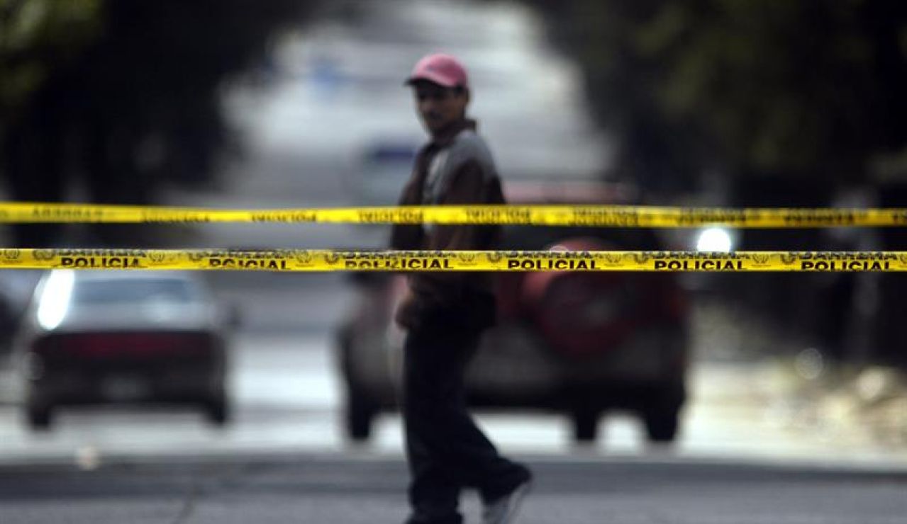 Imagen de archivo de un cord&oacute;n policial en EEUU