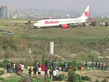 Un avión obliga a cancelar todos los vuelos en Katmandú tras salirse de pista Un avión obliga a cancelar todos los vuelos en Katmandú tras salirse de pista