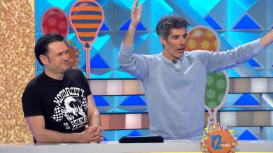 Iñaki López se convierte en el amuleto de la suerte de un concursante de 'La ruleta de la suerte'