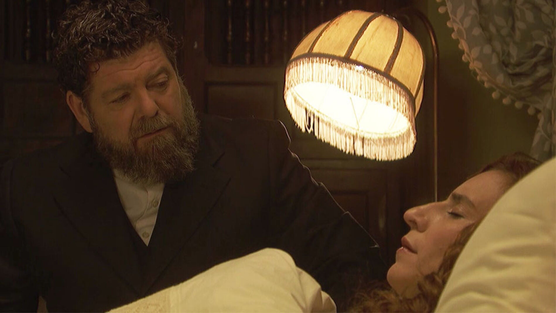 Mauricio pone todo su empe&ntilde;o por cuidar a Fe 