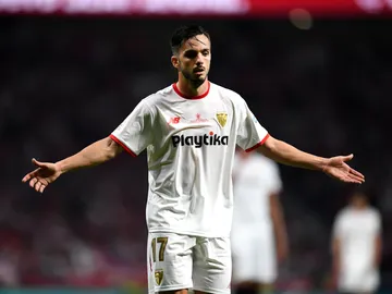 Sarabia se lamenta en el segundo tanto del Barcelona Sarabia se lamenta en el segundo tanto del Barcelona