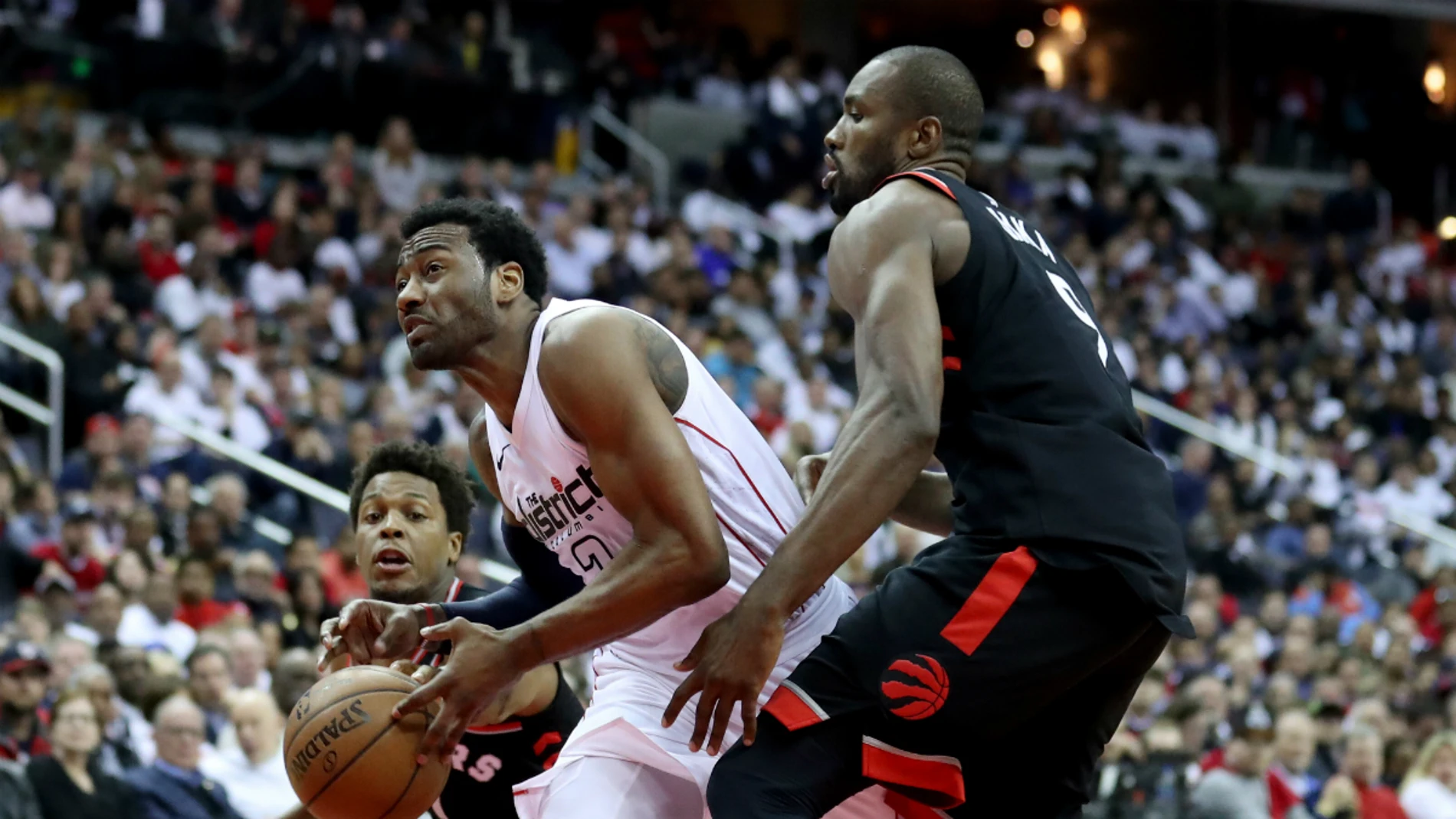 Ibaka, en una acción ante los Wizards Ibaka, en una acción ante los Wizards