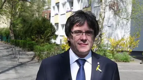 Carles Puigdemont Puigdemont interviene por vídeo en la inauguración en Girona de una plaza en homenaje al referéndum ilegal del 1-O