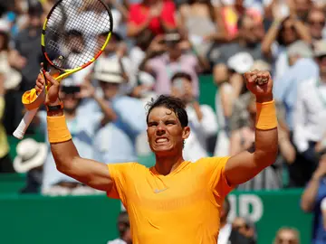Rafa Nadal celebra su victoria en Montecarlo Rafa Nadal celebra su victoria en Montecarlo