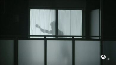 Lanzan en Japón un proyector que simula la sombra de un hombre para mujeres que viven solas y no se sienten seguras