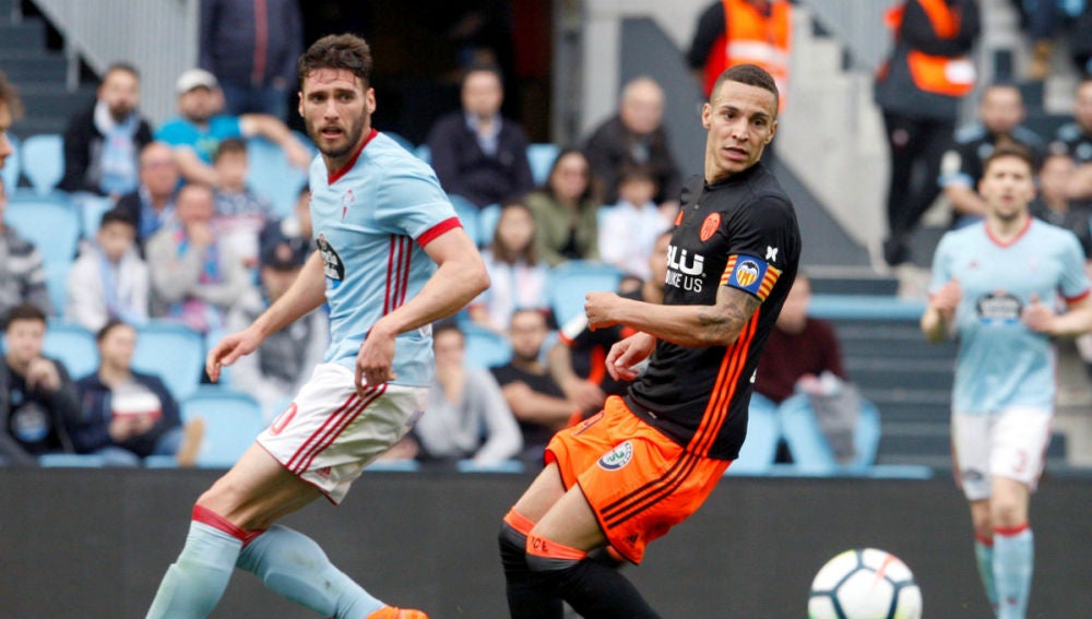 Sergi Gómez, ante Rodrigo