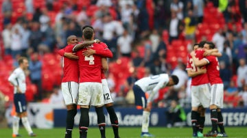El United celebra un triunfo ante el Tottenham