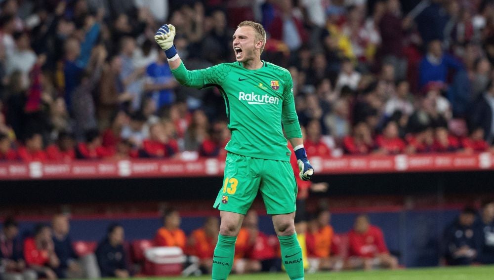 Cillessen celebrando el gol del Barcelona