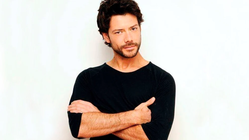 Álvaro Morte