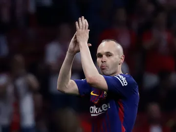 Iniesta al ser sustituído Iniesta al ser sustituído