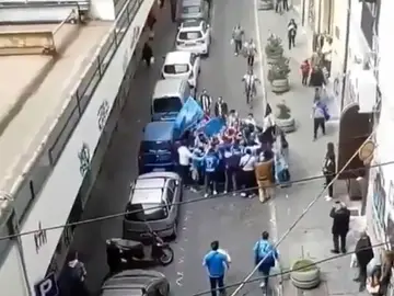 Aficionados de Juventus y Nápoles Aficionados de Juventus y Nápoles