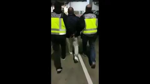 Así fue la detención del ladrón que golpeó brutalmente a una mujer en un portal de Algeciras Así fue la detención del ladrón que golpeó brutalmente a una mujer en un portal de Algeciras