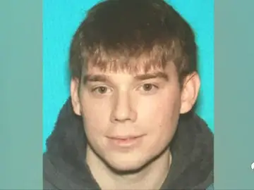 Un hombre desnudo y armado con un fusil mata a tres personas en un restaurante de Tennessee Un hombre desnudo y armado con un fusil mata a tres personas en un restaurante de Tennessee