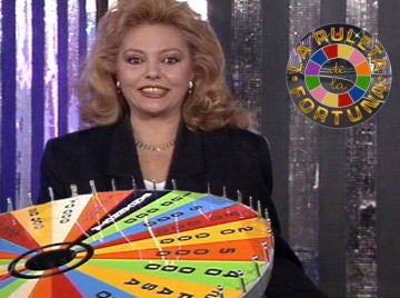 La primera emisión de 'La ruleta de la fortuna' presentado por Mayra Gómez Kemp en 1990