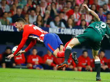 Lucas, al suelo Lucas, al suelo