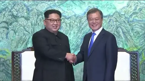 Las dos Coreas acuerdan cooperar para alcanzar una "paz permanente" Las dos Coreas acuerdan cooperar para alcanzar una "paz permanente"