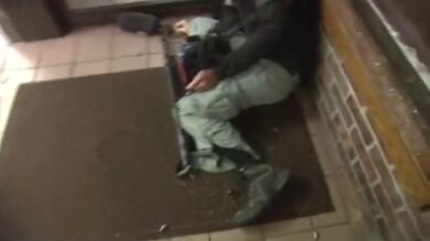 Un técnico de sonido recibe un disparo mortal durante la transmisión de un programa de policías