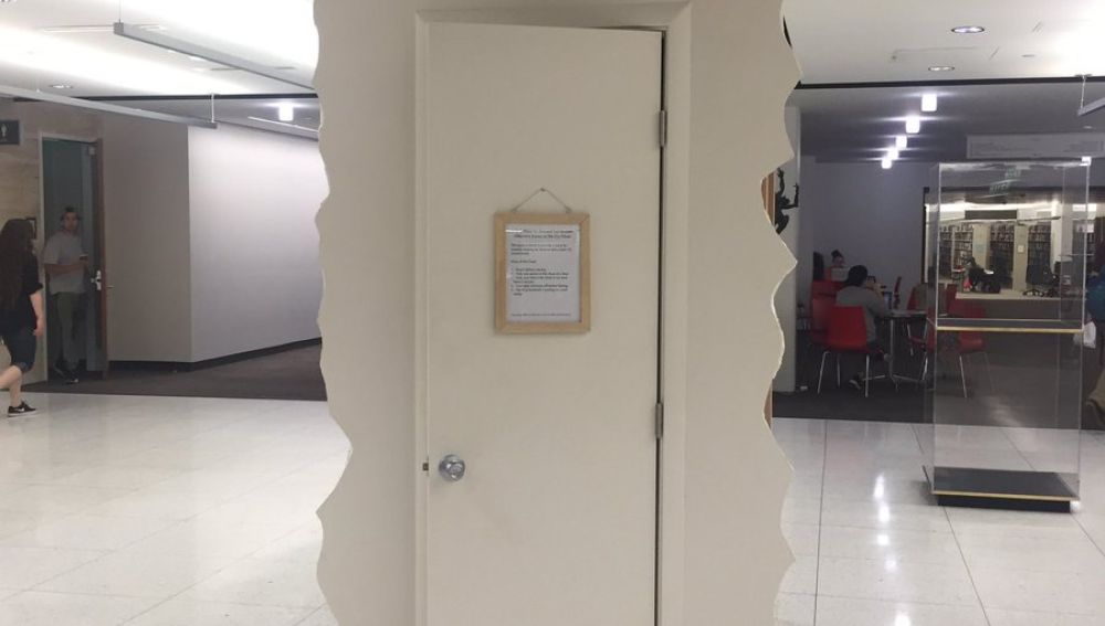 El armario de llorar instalado en la universidad