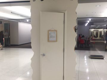 El armario de llorar instalado en la universidad