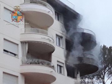 El edificio incendiado