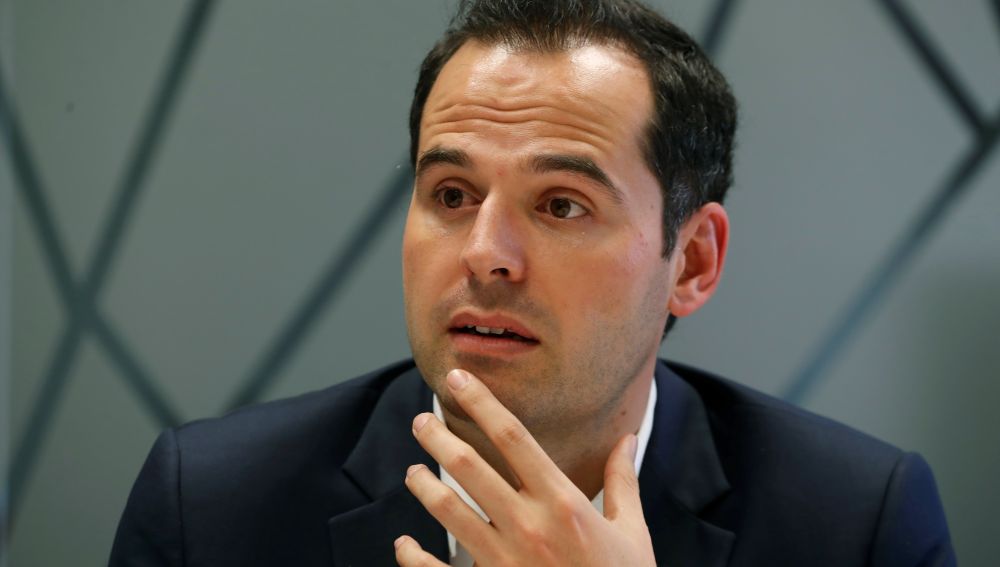 El portavoz de Ciudadanos en la Asamblea de Madrid, Ignacio Aguado, durante una ehtrevista con Efe