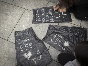 Manifestación en Pamplona en protesta por la sentencia a 'La Manada' Manifestación en Pamplona en protesta por la sentencia a 'La Manada'