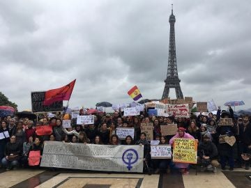 Unas 200 personas se manifestaron en París
