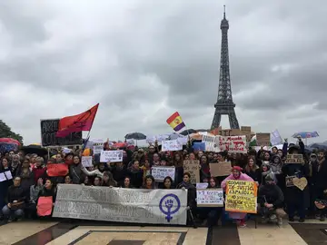 Unas 200 personas se manifestaron en París Unas 200 personas se manifestaron en París