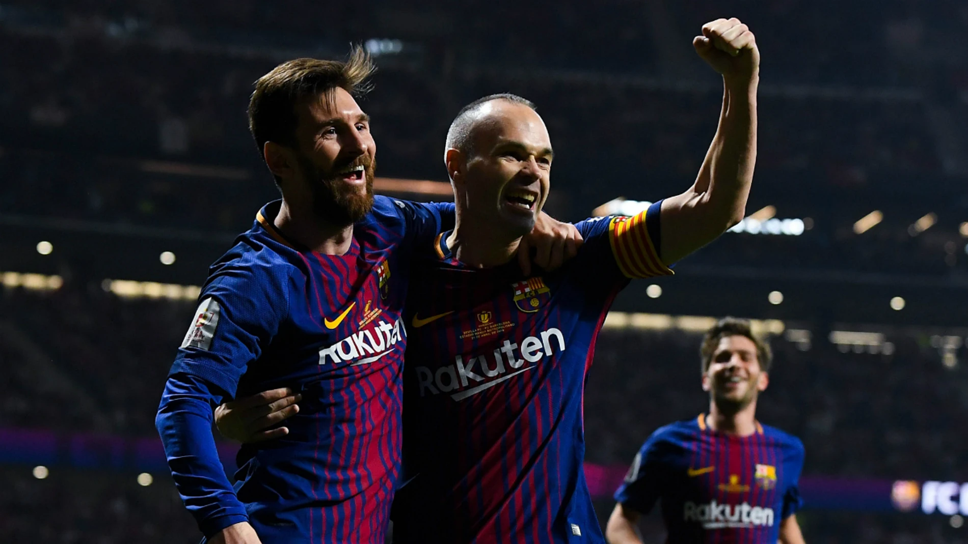 Messi e Iniesta celebran un gol Messi e Iniesta celebran un gol