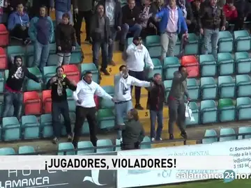Aficionados insultan a los jugadores de la Arandina en el Helmántico Aficionados insultan a los jugadores de la Arandina en el Helmántico