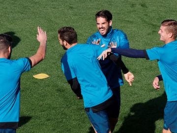 Isco y Nacho entrenan con el Real Madrid