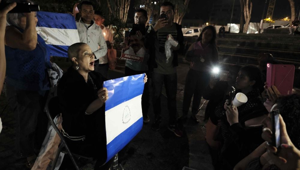 Decenas de nicaragüenses se concentraron en una vigilia 