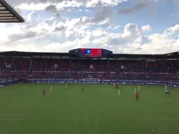 El estadio de Osasuna clama contra la sentencia de 'La Manada': "No es abuso, es violación"