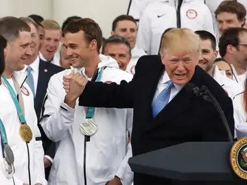 Donald Trump, con la delegación paralímpica de Estados Unidos Donald Trump, con la delegación paralímpica de Estados Unidos