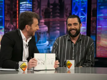 La tierna historia jamás contada de Dani Mateo, el tiburón y su padre en 'El Hormiguero 3.0' La tierna historia jamás contada de Dani Mateo, el tiburón y su padre en 'El Hormiguero 3.0'