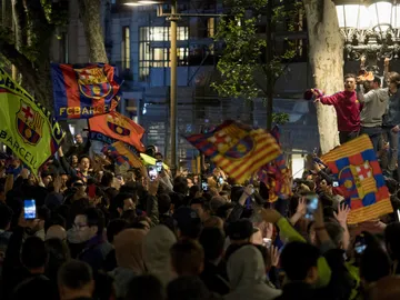 La afición del Barça, en Canaletas La afición del Barça, en Canaletas