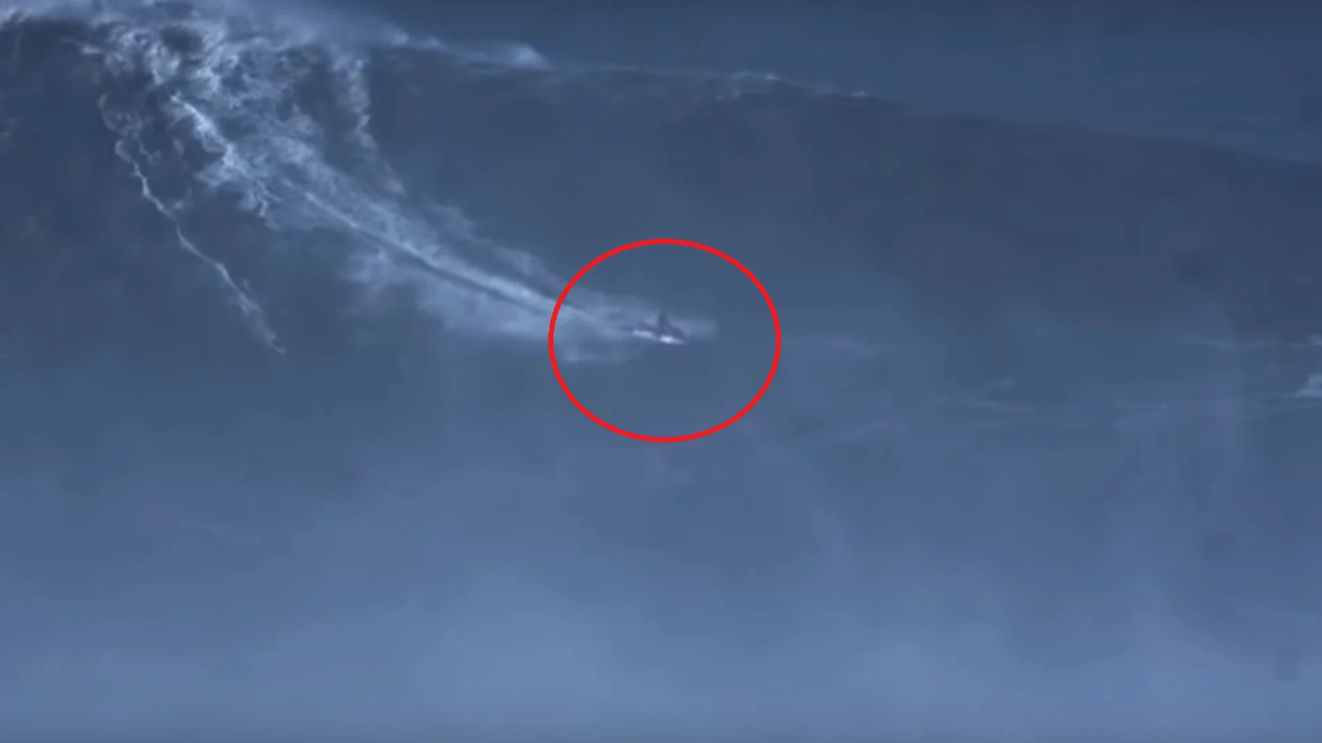 Rodrigo Koxa, surfeando la ola más grande de la historia Rodrigo Koxa, surfeando la ola más grande de la historia