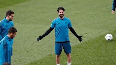 Nacho e Isco se entrenan con el grupo antes del partido contra el Bayern