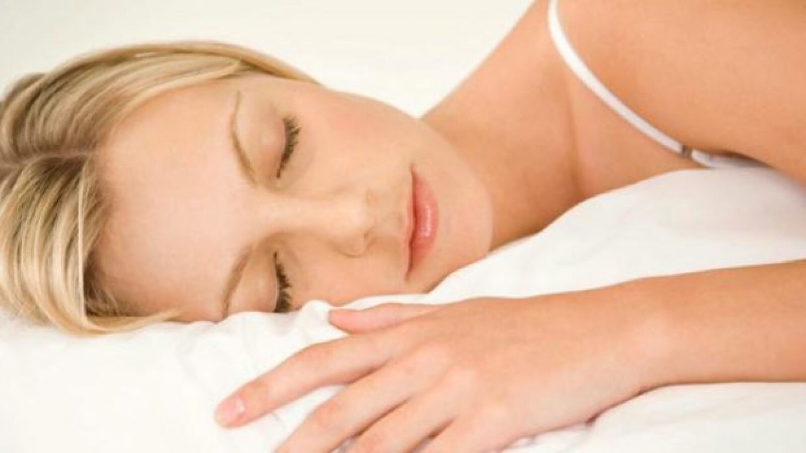 Los cinco consejos imprescindibles para dormir plácidamente a pesar del calor en las noches de verano