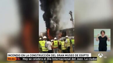 Aparatoso incendio en las obras del Gran Museo de Egipto en El Cairo