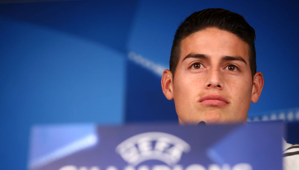 James, en la sala de prensa del Santiago Bernabéu