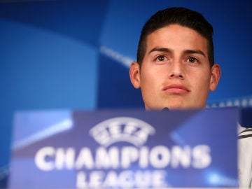 James, en la sala de prensa del Santiago Bernabéu