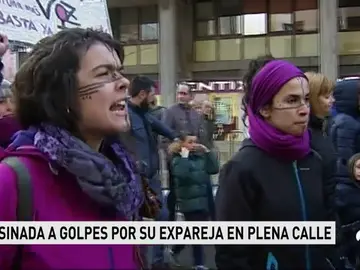 Concentración de repulsa en Burgos por el asesinato de su mujer a manos de su expareja Concentración de repulsa en Burgos por el asesinato de su mujer a manos de su expareja