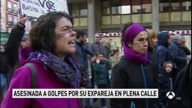 Concentración de repulsa en Burgos por el asesinato de una mujer a manos de su expareja