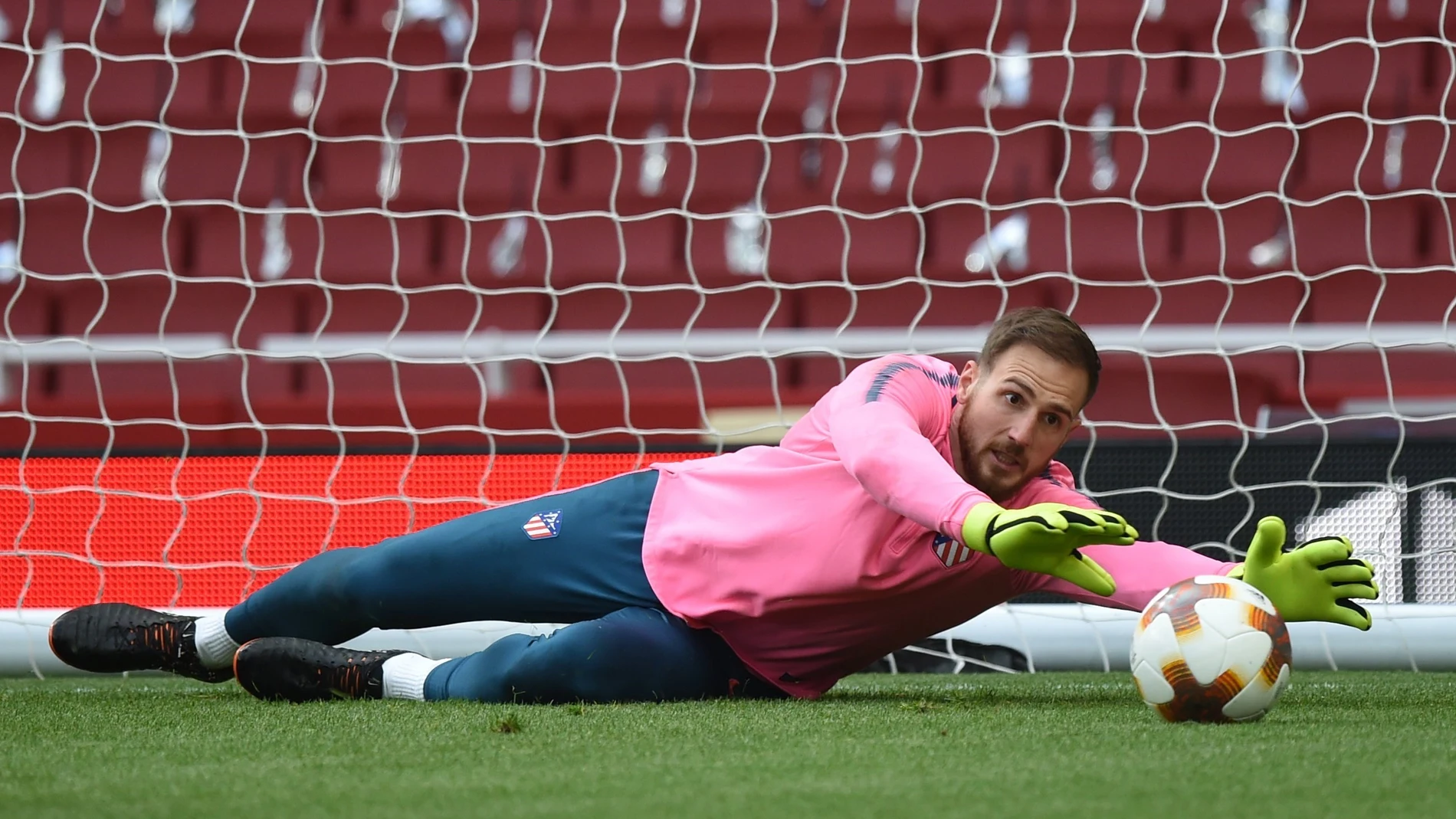 Jan Oblak, en un calentamiento del Atlético de Madrid Jan Oblak, en un calentamiento del Atlético de Madrid