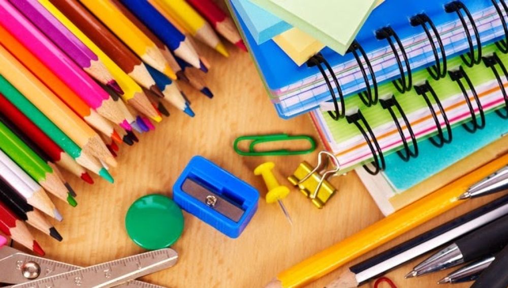 El Ayuntamiento concede ayudas para material escolar y libros.