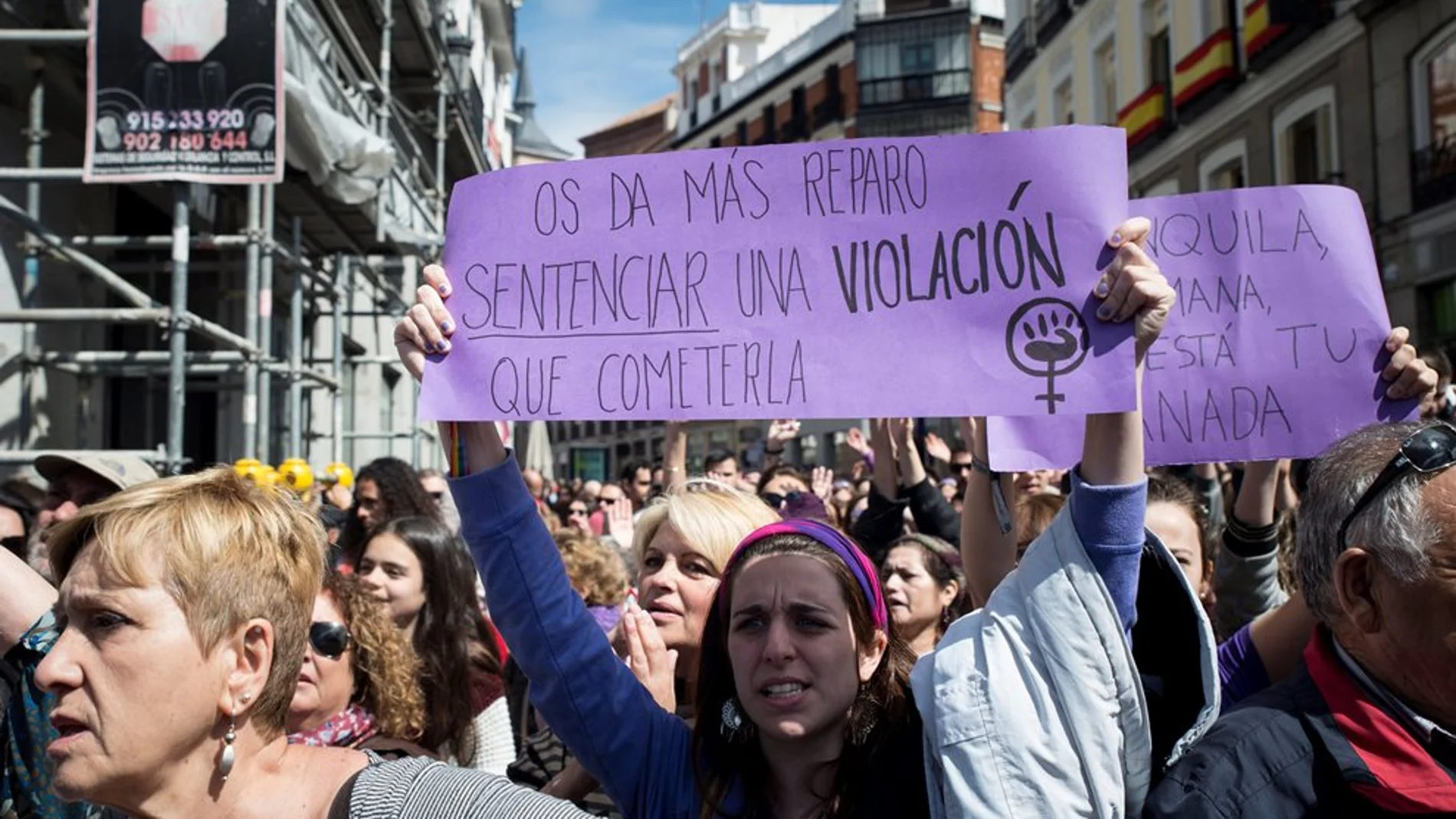 Concentración feminista contra el fallo judicial de La Manada en la Puerta del Sol Concentración feminista contra el fallo judicial de La Manada en la Puerta del Sol
