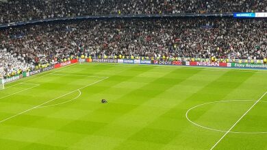 La fotografía de un Ulreich completamente hundido en la soledad del Bernabéu que se ha hecho viral