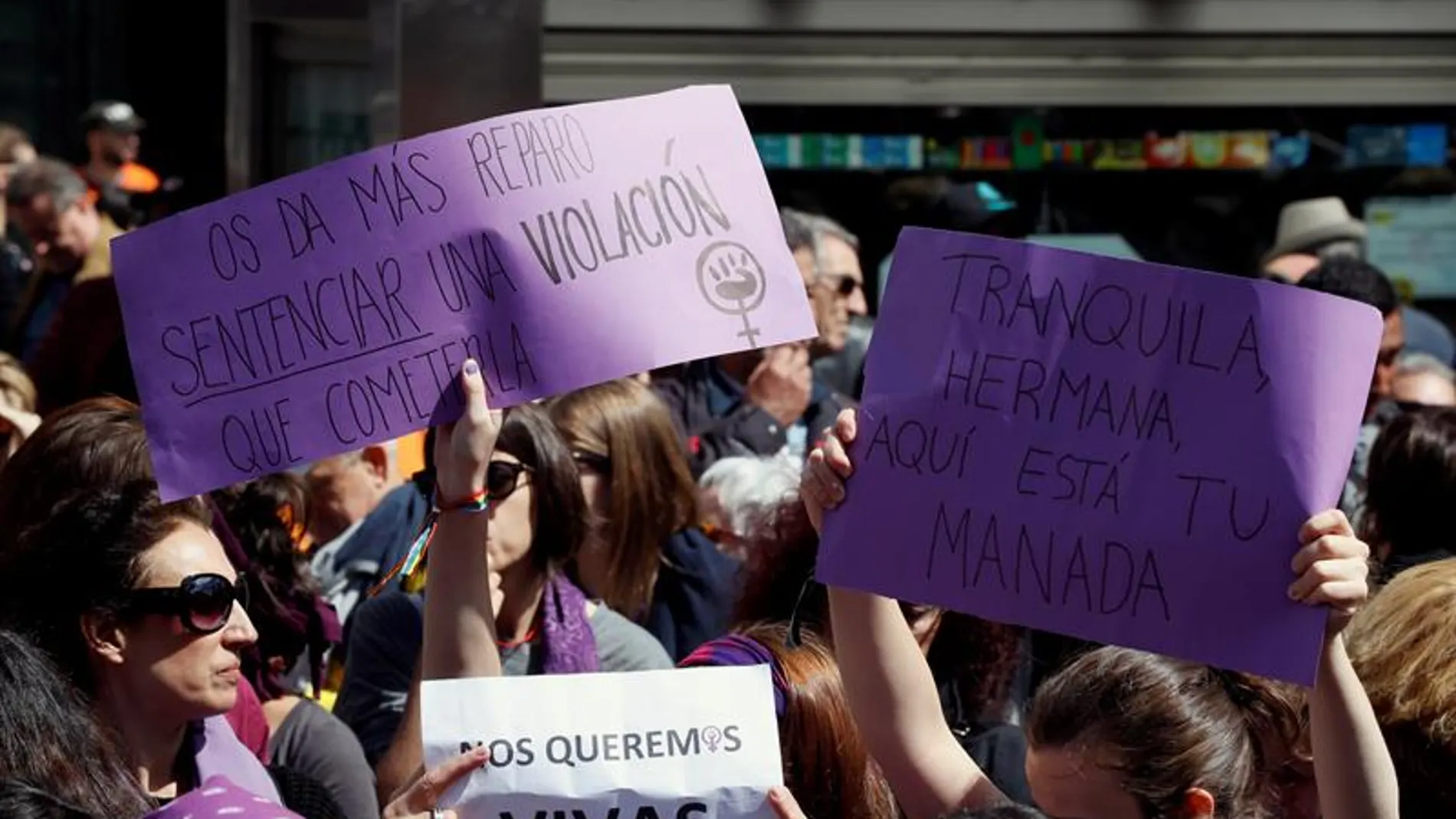 Concentración feminista contra el fallo judicial de La Manada en la Puerta del Sol Concentración feminista contra el fallo judicial de La Manada en la Puerta del Sol