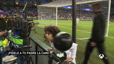 Lo que no se vio de la celebración del Real Madrid: la petición de un aficionado al hijo de Marcelo